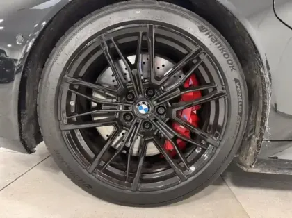 Photo 8 BMW Serie 5 M5 4.4 V8 PHEV 727ch