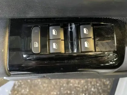 Photo 10 Citroën C3  1.2 PureTech 110ch S&S Saint James 121g