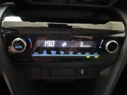 Photo 11 Toyota Yaris  Cross 116h Dynamic Business + Programme Beyond Zero Academy MY22