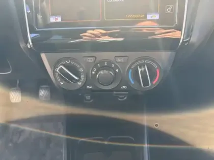 Photo 12 Suzuki Swift  1.2 Dualjet Hybrid 83ch Privilège