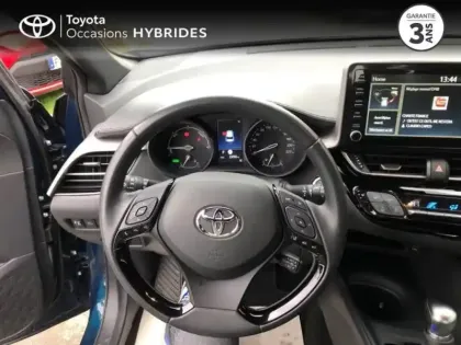 Photo 8 Toyota C-HR  1.8 Hybride 122ch Dynamic Ultimate E-CVT