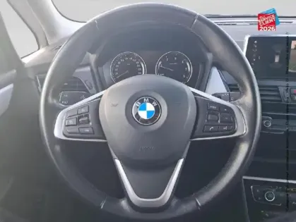 Photo 41 BMW Serie 2 Gén. I (F46) Ph2 Business Design 5