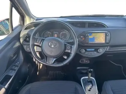 Photo 11 Toyota Yaris  HSD 100h Design 5p