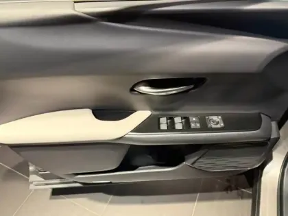 Photo 12 Lexus UX  250h 2WD Le Plus MY22