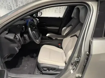 Photo 10 Lexus UX  250h 2WD Le Plus MY22