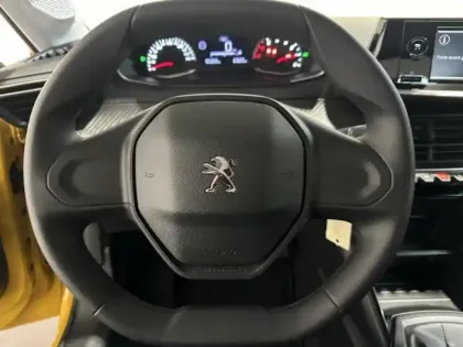 Photo 13 Peugeot 208  1.2 75 Like Regulateur Clim Bluetooth USB 16500 Km