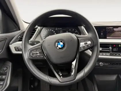 Photo 11 BMW Serie 1 Série 1 118iA 140ch Lounge DKG7