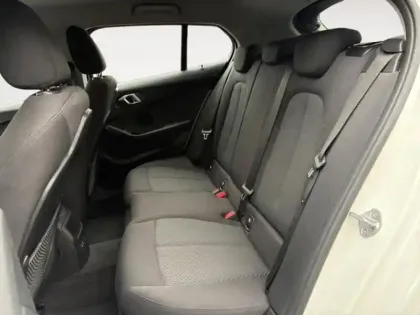 Photo 12 BMW Serie 1 Série 1 118iA 140ch Lounge DKG7