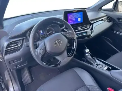 Photo 14 Toyota C-HR  2.0 Hybride 184ch Design Ultimate E-CVT