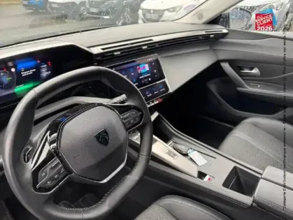 Photo 14 Peugeot 308  PHEV 180ch Allure Pack e-EAT8 GPS Camera Carplay