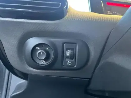 Photo 11 Citroën C4  Cactus PureTech 110ch S&S C-Series E6.d