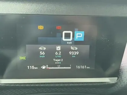 Photo 11 Citroën C4  1.2 Hybride 136ch S&S MAX Automatique