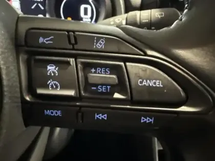 Photo 6 Toyota Yaris  Cross 116h Dynamic Business + Programme Beyond Zero Academy MY22