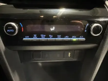 Photo 11 Toyota Yaris  Cross 116h Dynamic Business + Programme Beyond Zero Academy MY22