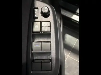 Photo 13 Toyota Yaris  Cross 116h Dynamic Business + Programme Beyond Zero Academy MY22