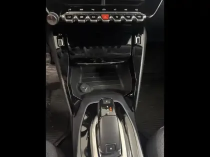 Photo 14 Peugeot 2008  1.5 BlueHDi 130ch S&S Allure Business EAT8