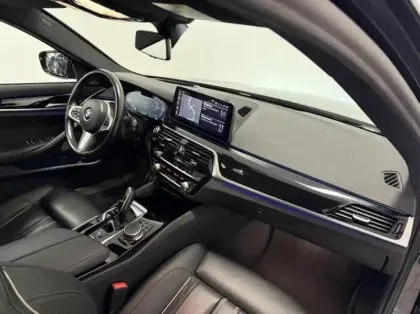 Photo 7 BMW Serie 5 Série 5 530dA xDrive 286ch M Sport Steptronic