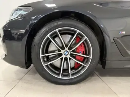 Photo 8 BMW Serie 5 Série 5 530dA xDrive 286ch M Sport Steptronic