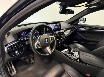 Photo 5 BMW Serie 5 Série 5 530dA xDrive 286ch M Sport Steptronic