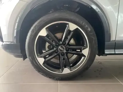 Photo 7 Audi Q2  35 TFSI 150ch Avus S tronic 7