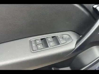 Photo 11 Renault Captur  1.6 E-Tech hybride 145ch Evolution