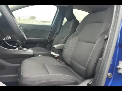 Photo 8 Renault Captur  1.6 E-Tech hybride 145ch Evolution