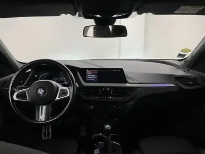 Photo 7 BMW Serie 1 Série 1 118d 150ch M Sport