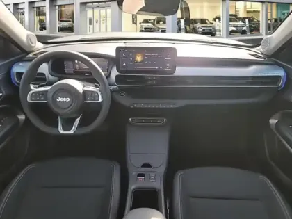 Photo 7 Jeep Avenger  1.2 Turbo T3 100ch MHEV Summit BVR6 eHybrid