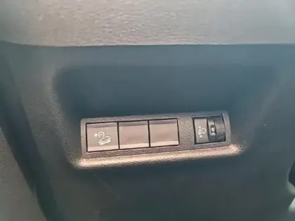 Photo 13 Jeep Avenger  1.2 Turbo T3 100ch MHEV Summit BVR6 eHybrid