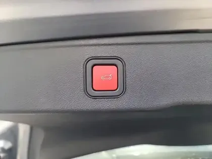 Photo 11 Jeep Avenger  1.2 Turbo T3 100ch MHEV Summit BVR6 eHybrid