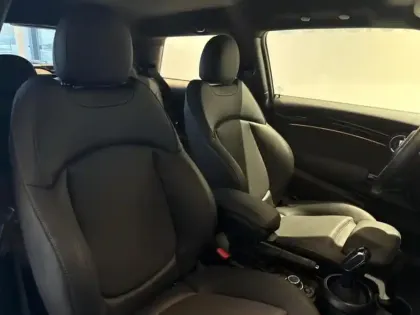 Photo 8 Mini Mini  Cooper 136ch Edition Premium BVA7