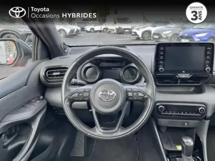 Photo 8 Toyota Yaris  116h Première 5p