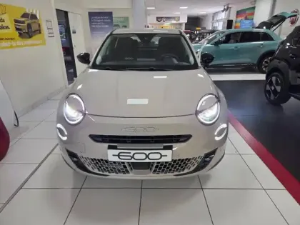 Photo 8 Fiat 600  1.2 Hybrid 136ch Pack Confort & Style DCT6