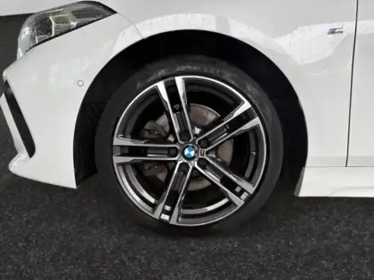 Photo 13 BMW Serie 1 Série 1 116dA 116ch M Sport DKG7