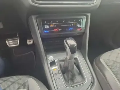 Photo 13 Volkswagen Tiguan  1.4 eHybrid 245ch R-Line DSG6