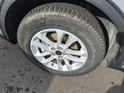 Photo 11 Ford Kuga  2.5 Duratec 180ch Hybrid FlexiFuel Titanium Business Powershift