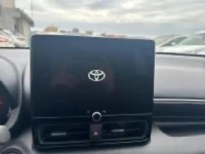 Photo 11 Toyota Yaris  116h Design 5p MY25