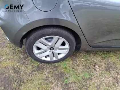 Photo 13 Renault Clio  E-Tech full hybrid 145 ch GSR2