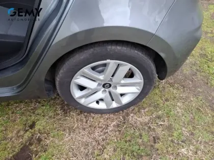 Photo 10 Renault Clio  E-Tech full hybrid 145 ch GSR2