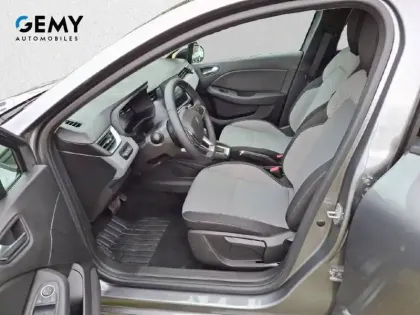 Photo 8 Renault Clio  E-Tech full hybrid 145 ch GSR2