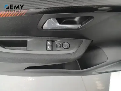 Photo 11 Peugeot 208  Electrique 50 kWh 136ch