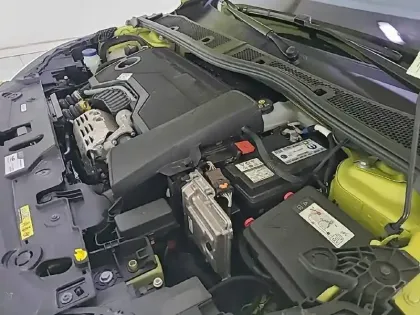 Photo 14 Peugeot 208  Hybrid 100 e-DCS6