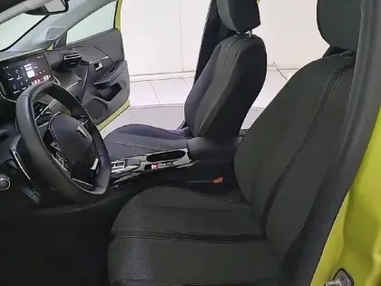 Photo 10 Peugeot 208  Hybrid 100 e-DCS6