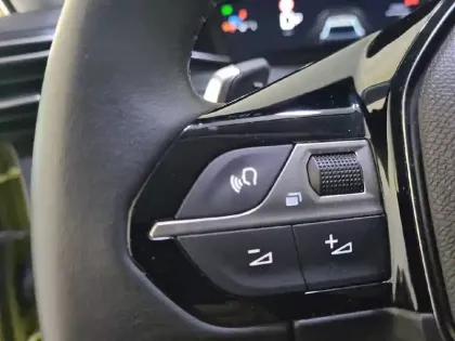 Photo 27 Peugeot 208  Hybrid 100 e-DCS6