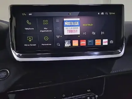 Photo 18 Peugeot 208  Hybrid 100 e-DCS6