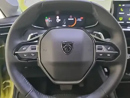 Photo 8 Peugeot 208  Hybrid 100 e-DCS6