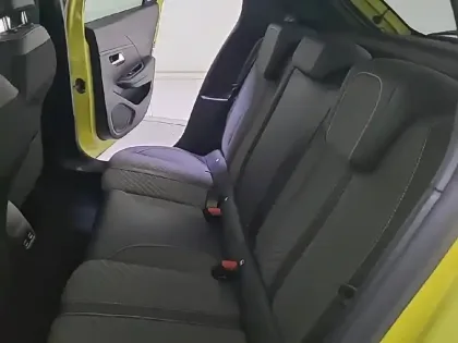 Photo 11 Peugeot 208  Hybrid 100 e-DCS6