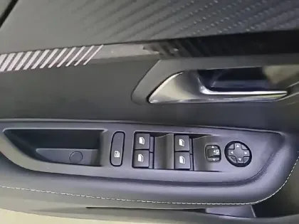 Photo 29 Peugeot 208  Hybrid 100 e-DCS6