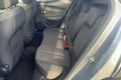 Photo 32 Peugeot 2008  PureTech 100 S&S BVM6