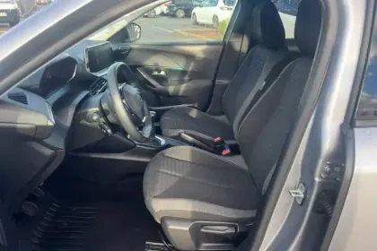 Photo 31 Peugeot 2008  PureTech 100 S&S BVM6